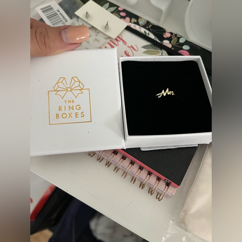 Half finger Mrs Ring from Ring Box BRAND NEW never worn